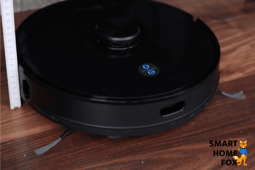 Высота Proscenic M7 Pro измеряется линейкой.